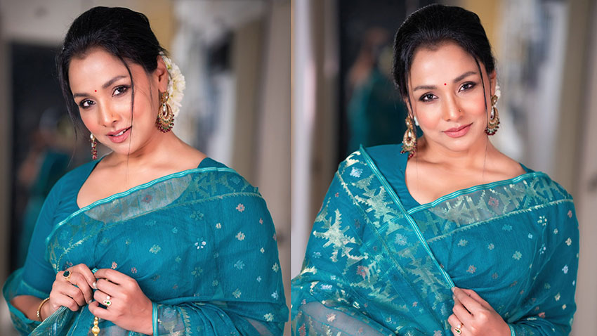 জামদানিতে নজর কাড়লেন রুনা খান